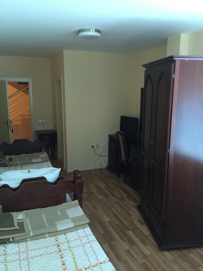 Bed & Breakfast Karavan Raska Экстерьер фото