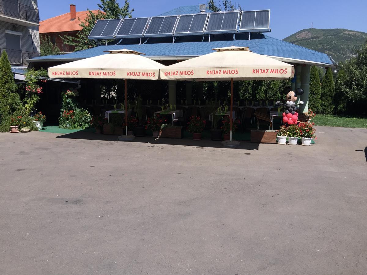 Bed & Breakfast Karavan Raska Экстерьер фото