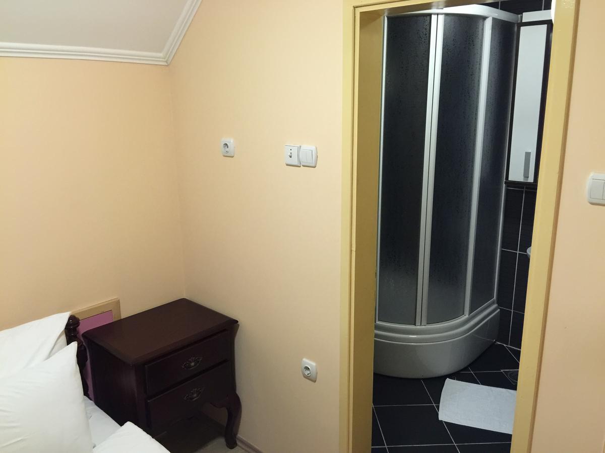 Bed & Breakfast Karavan Raska Экстерьер фото