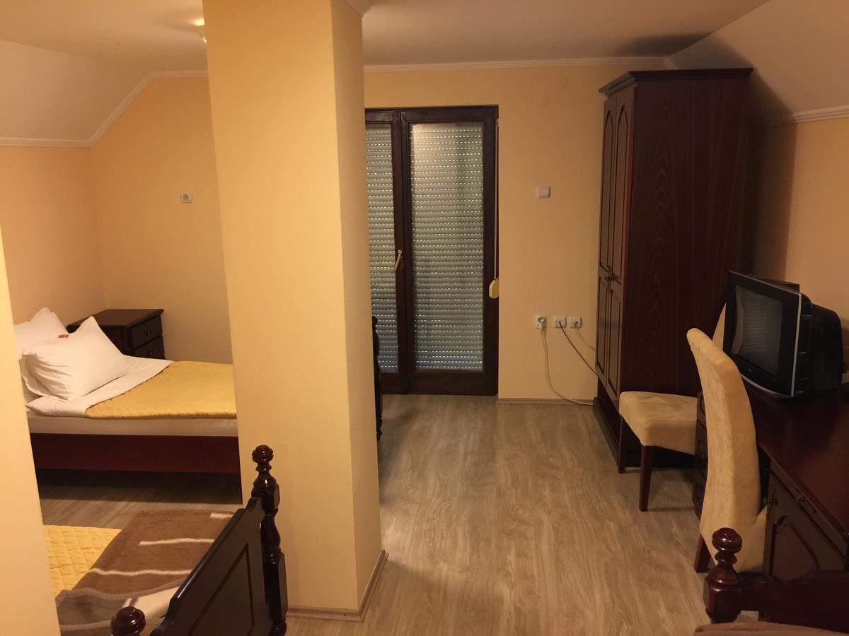 Bed & Breakfast Karavan Raska Экстерьер фото